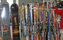 Где в СПб взять на прокат сноуборд или горные лыжи?